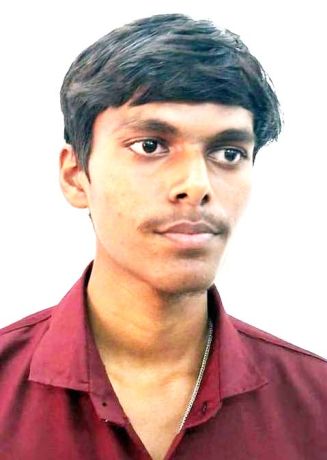 बुनकर के बेटे लोकनाथ ने रायगढ़ का बढ़ाया मान