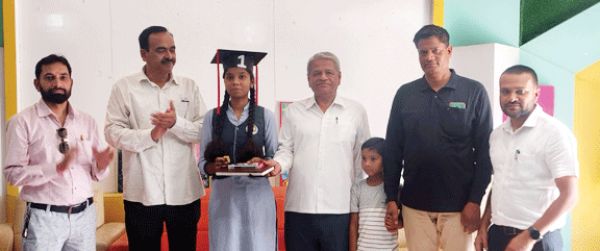 रामानुजगंज के स्वामी आत्मानंद विद्यालय ने दोहराई सफलता, जिले के टॉप-10 में तीन विद्यार्थी