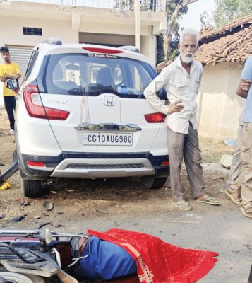 इमली तोड़ते पेड़ से गिरा, मौत