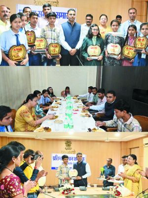 कलेक्टर ने बोर्ड टॉपर्स के साथ बैठकर किया लंच 
