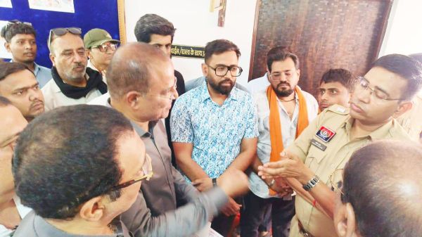12 लाख की सिगरेट गोदाम  से चोरी, व्यापारी संघ खफा खफा