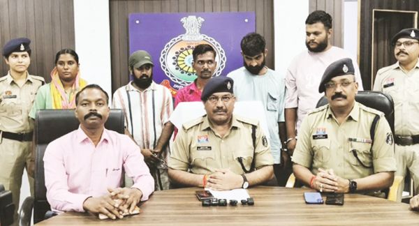 चिट्टा का अवैध कारोबार, महिला समेत 5 आरोपी गिरफ्तार