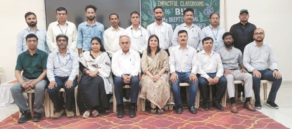 युगांतर में बियांड टीचिंग इम्पैक्टफुल क्लास रूम पर कार्यशाला