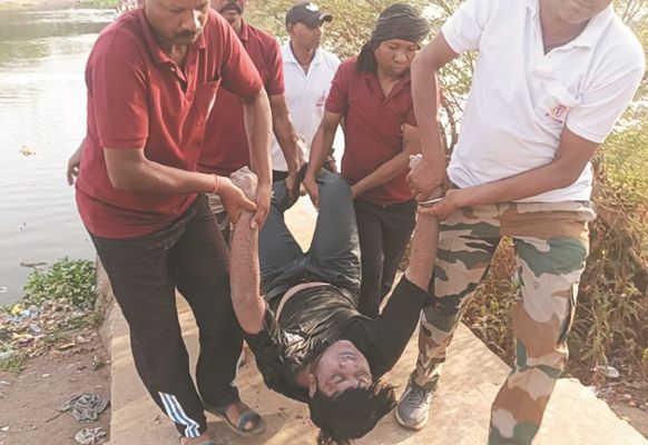 खारुन नदी में डूबे युवक का एसडीआरएफ ने निकाला शव