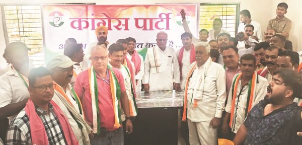भूपेश के समक्ष सैकड़ों ने कांग्रेस प्रवेश किया