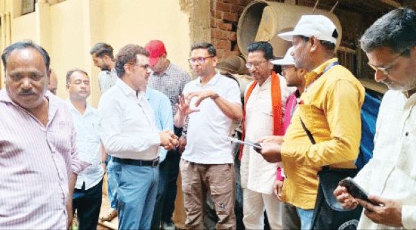 जनगणना: महापौर ने डोर-टू-डोर पहुंचकर लिया जायजा