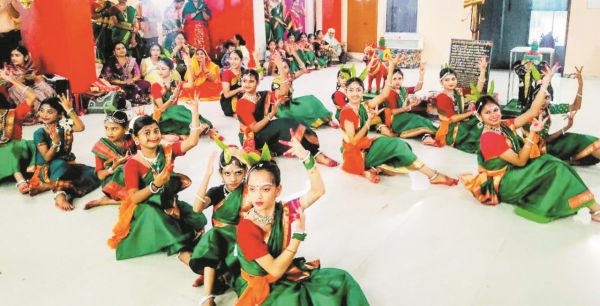 अंतरराष्ट्रीय नृत्य दिवस पर सफल आयोजन