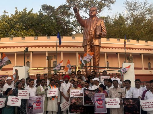 महंगाई के खिलाफ कांग्रेस का हल्लाबोल, पुतला दहन भी