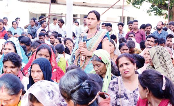 लाभार्थियों ने सीएम से साझा किए अनुभव