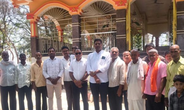 मंदिर जीर्णोद्धार कार्य  का भूमिपूजन