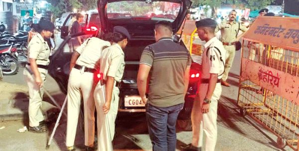ब्लैक फिल्म वाहनों पर कार्रवाई, अर्से बाद पुलिस का अभियान
