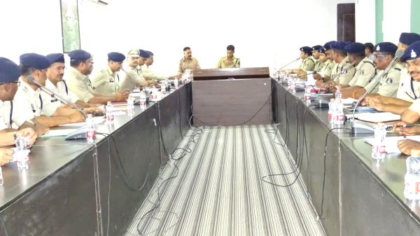 शिकायत आई तो तुरंत करें कार्रवाई, लापरवाही बर्दाश्त नहीं