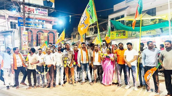 बंगाल, असम और पुडुचेरी में भाजपा की जीत पर जश्न