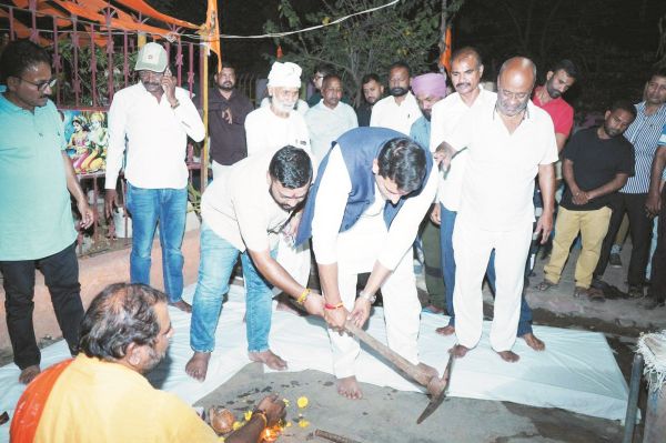 विधायक देवेन्द्र यादव ने विभिन्न कार्यों का भूमिपूजन