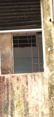 मरीज के परिजन ने तीसरी मंजिल से लगाई छलांग