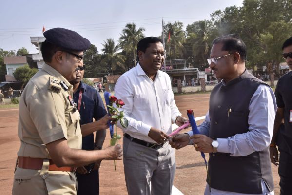 जगदलपुर हेलीपैड पर सीएम का स्वागत