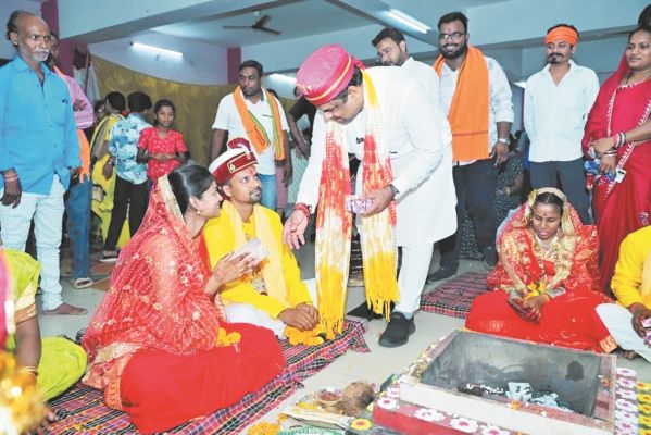 सीएम कन्या विवाह में शामिल हुए स्कूल शिक्षा मंत्री