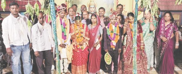 निषाद समाज ने कराया दो बेटियों का विवाह