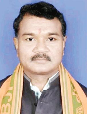 भ्रम फैलाकर आदिवासी समाज को तोडऩे की साजिश, ऐसे लोगों से रहें सावधान- रामलखन सिंह पैकरा