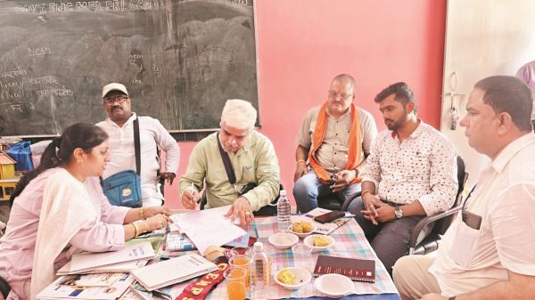केंद्रीय टीम ने किया गंजपारा स्कूल का निरीक्षण