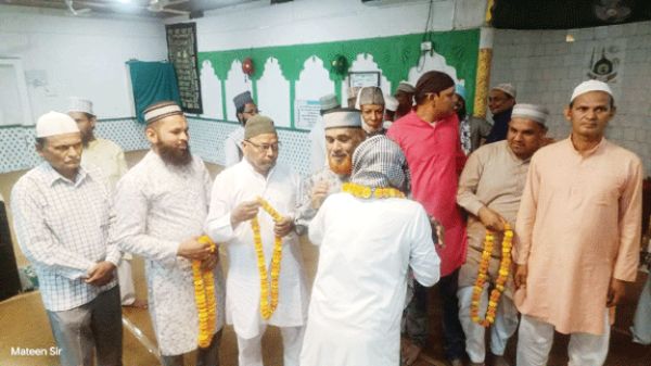 हज पर रवाना होने वाले हाजियों का इस्तकबाल