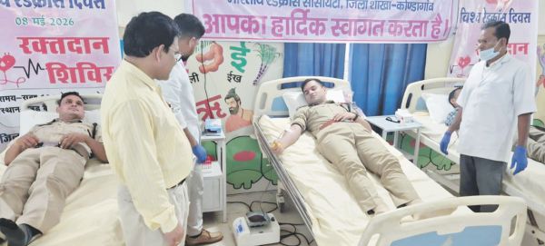 विश्व रेडक्रॉस दिवस पर जिला अस्पताल में रक्तदान शिविर