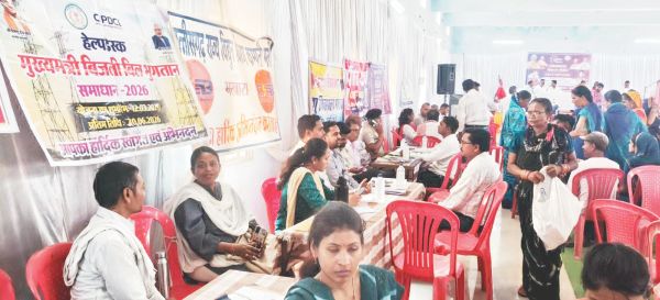 भखारा के सुशासन शिविर में डॉक्टर और शिक्षकों की मांग