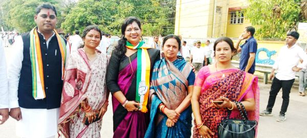महिला कांग्रेस प्रदेश अध्यक्ष संगीता सिन्हा से मुलाकात