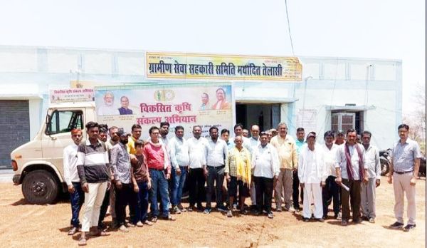 वैज्ञानिकों ने  किसानों से किया संवाद, दी जानकारी
