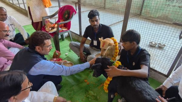 महापौर ने की श्वान की पूजा, जगदलपुर में एबीसी सेंटर शुरु