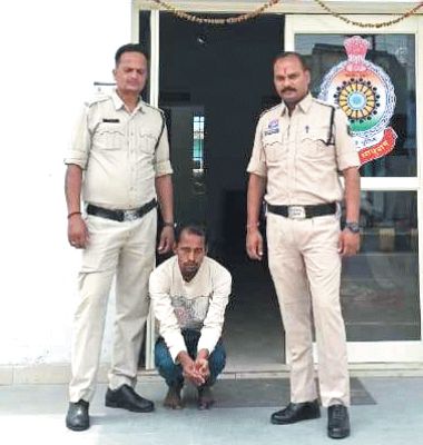 जेल कॉम्पलेक्स के सामने सट्टा लिखते आरोपी गिरफ्तार