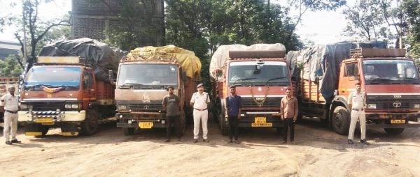 14 टन कबाड़ जब्त