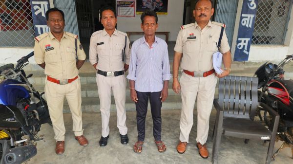 आत्महत्या के लिए उकसाने का फरार आरोपी गिरफ्तार