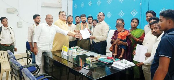16वें वित्त आयोग की राशि और जल जीवन मिशन के काम पूरे करने की मांग,  कांग्रेस ने सौंपा ज्ञापन