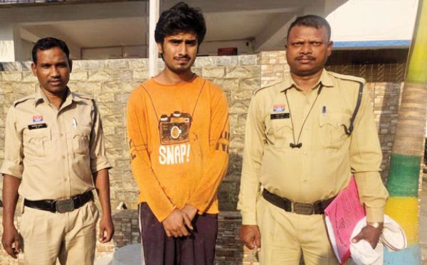 इंस्टाग्राम पर फर्जी आईडी बनाकर युवती की फोटो फैलाने वाला गिरफ्तार