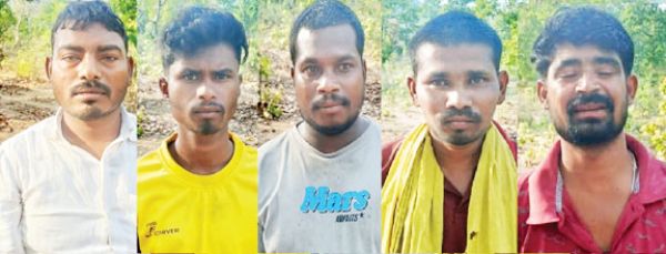 कुदरगढ़ जंगल में जुआ खेल रहे 5 गिरफ्तार
