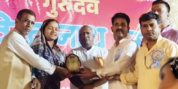 गुरुदेव रवींद्रनाथ टैगोर जयंती पर सांस्कृतिक आयोजन, रविंद्र संगीत की प्रस्तुतियों ने मोहा मन