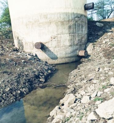 शिवनाथ नदी में जल स्तर घटा  दो एनीकटों के गेट खोले गए-ईई