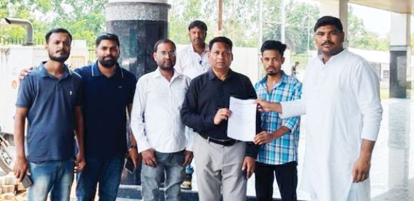 पीएम आवास योजना के लंबित भुगतान की मांग, युवा कांग्रेस ने सौंपा ज्ञापन