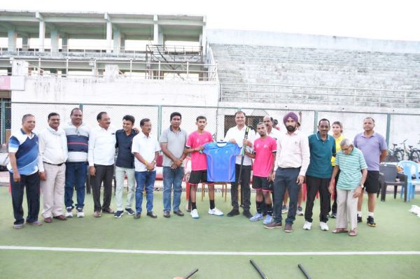 अनुशासन में रहकर खेलने से ही बढ़ते हैं खिलाड़ी-मधुसूदन