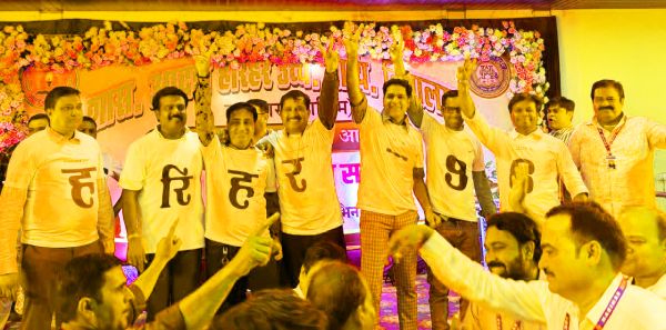 डीआरडीओ के वैज्ञानिक ने पत्नी संग गाया गीत, इंजीनियर ने बताई दोस्ती की महत्ता
