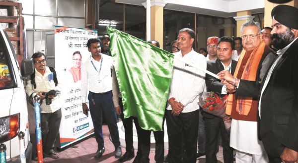 विस अध्यक्ष ने पेंड्री मेडिकल कॉलेज को प्रदान किया उपकरण