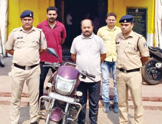 बीरगांव बम मामले में गिरफ्तार विनय ने कहा- स्वयं को चोट पहुंचाने बम बना रहा था