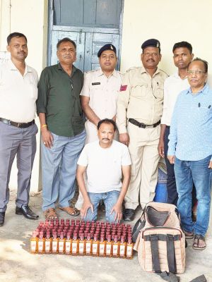 किराना दुकान से अवैध शराब जब्त, एक बंदी