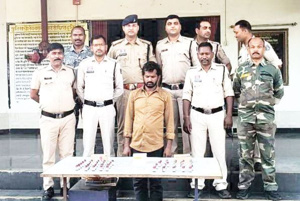  ट्रेन से नशीली इंजेक्शन ला रहे युवक को धर दबोचा