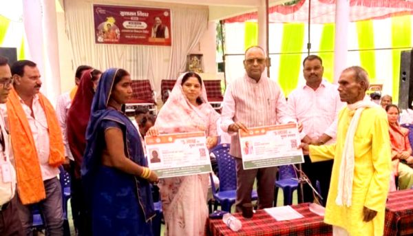कातलबोड़ के सुशासन तिहार में पहुंचे विधायक चन्द्राकर