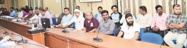 नियमानुसार करें पेट्रोल-डीजल की बिक्री- कलेक्टर