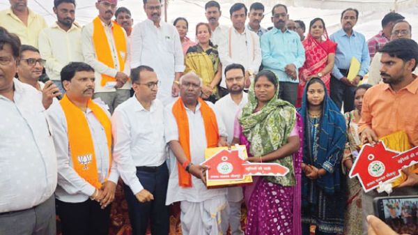 मूरता क्लस्टर शिविर में 1405 आवेदन, 72 मामलों का निराकरण