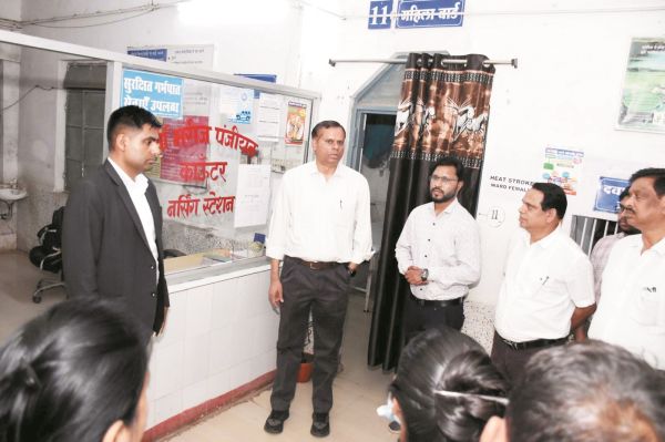 सफाई व्यवस्था सुधारने व जर्जर भवन डिस्मेंटल करने निर्देश