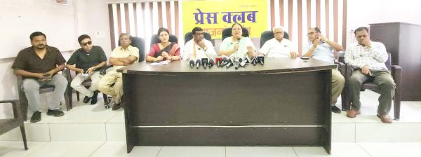 देश की जनता जूझ रही पेट्रोल-डीजल के संकट से- अनिला